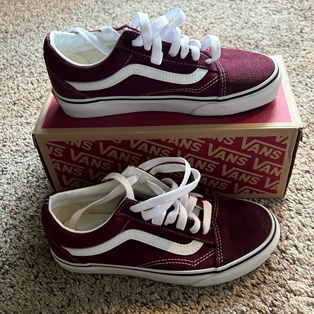 VANS Old Skool Port/White BURGANDY tennis shoes BRAND NEW NEVER WORN with box